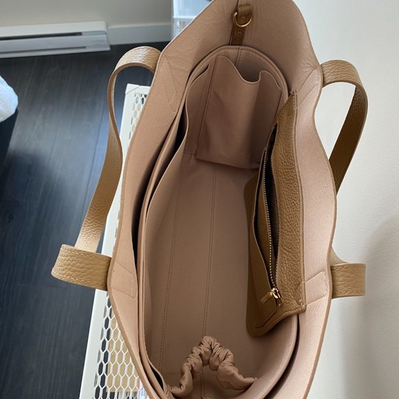 Cuyana Small Tote and Insert - Picture 5 of 7